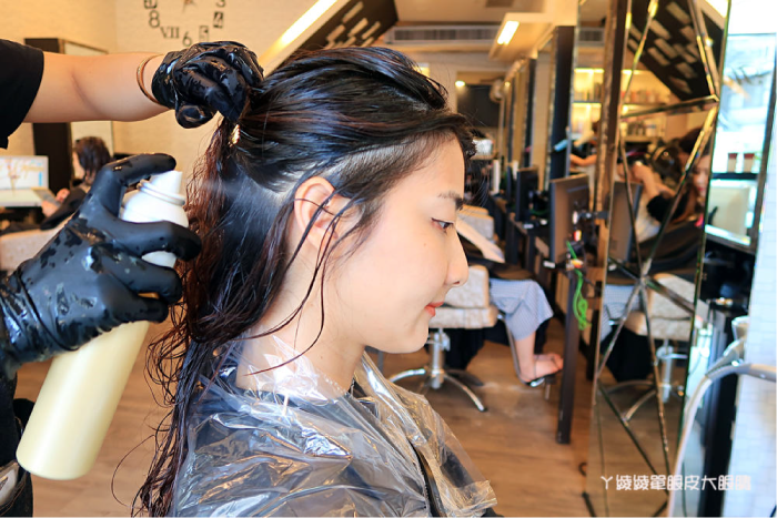 燙髮後上二劑將捲度定型-台中燙髮推薦